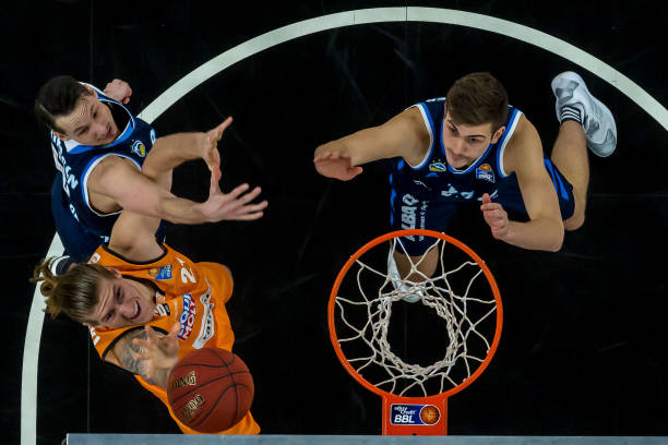 初表现强势 初表现强势